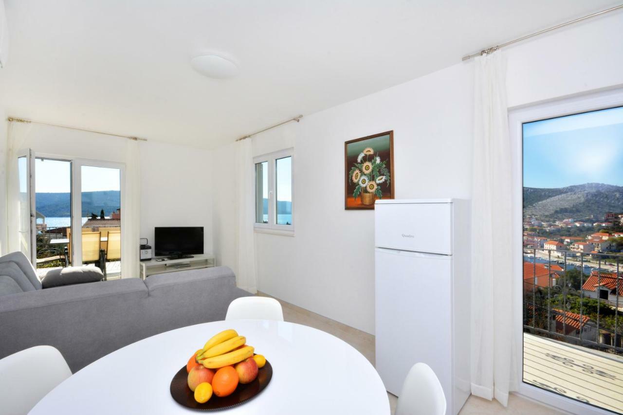 Apartment Reljic Seget Vranjica Buitenkant foto