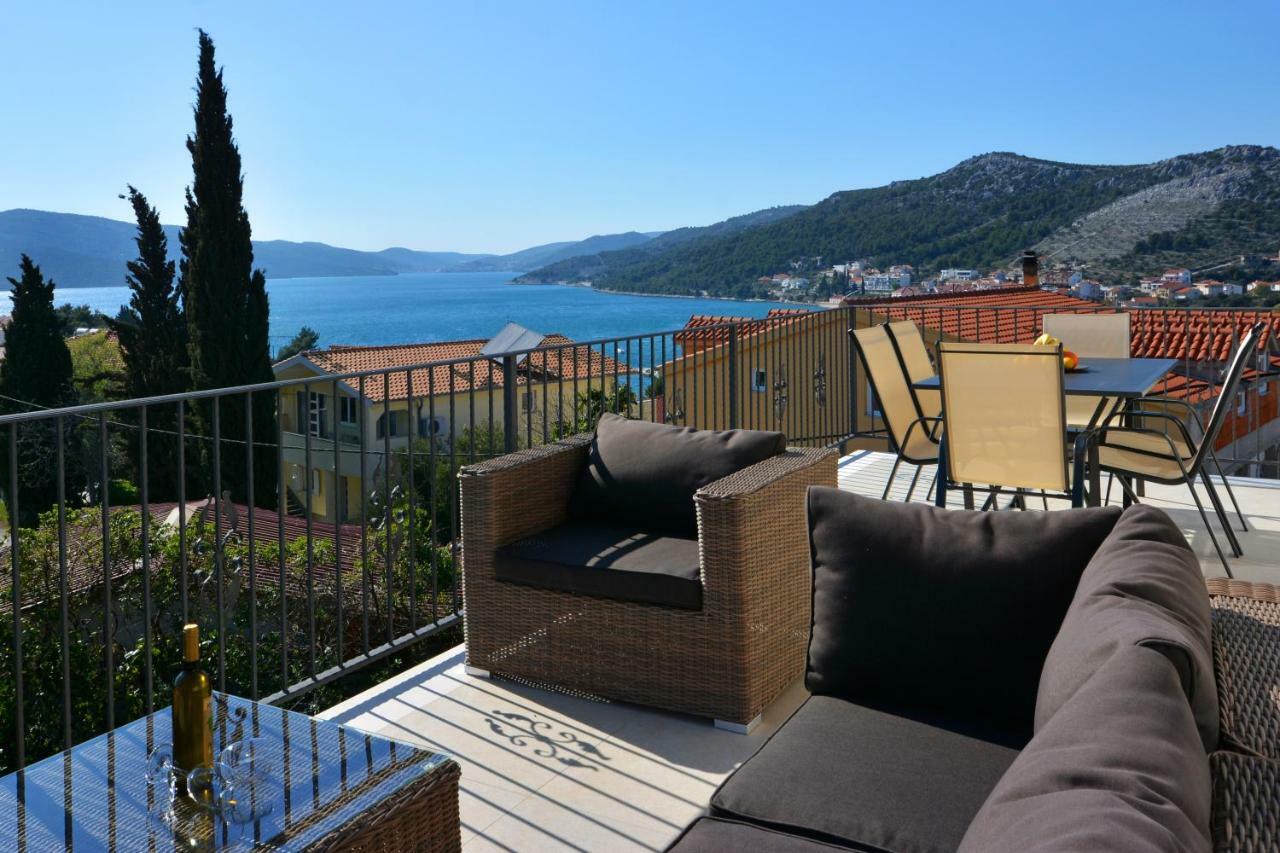Apartment Reljic Seget Vranjica Buitenkant foto