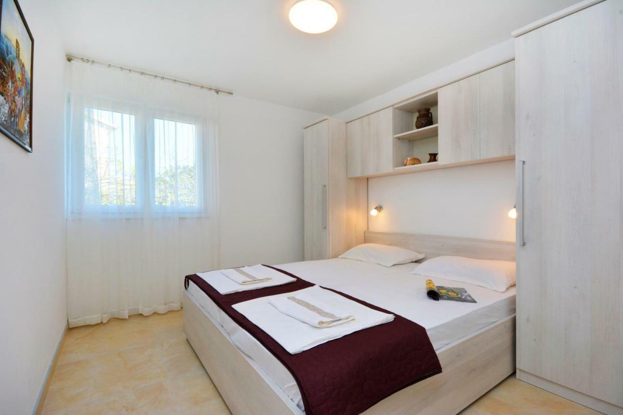 Apartment Reljic Seget Vranjica Buitenkant foto
