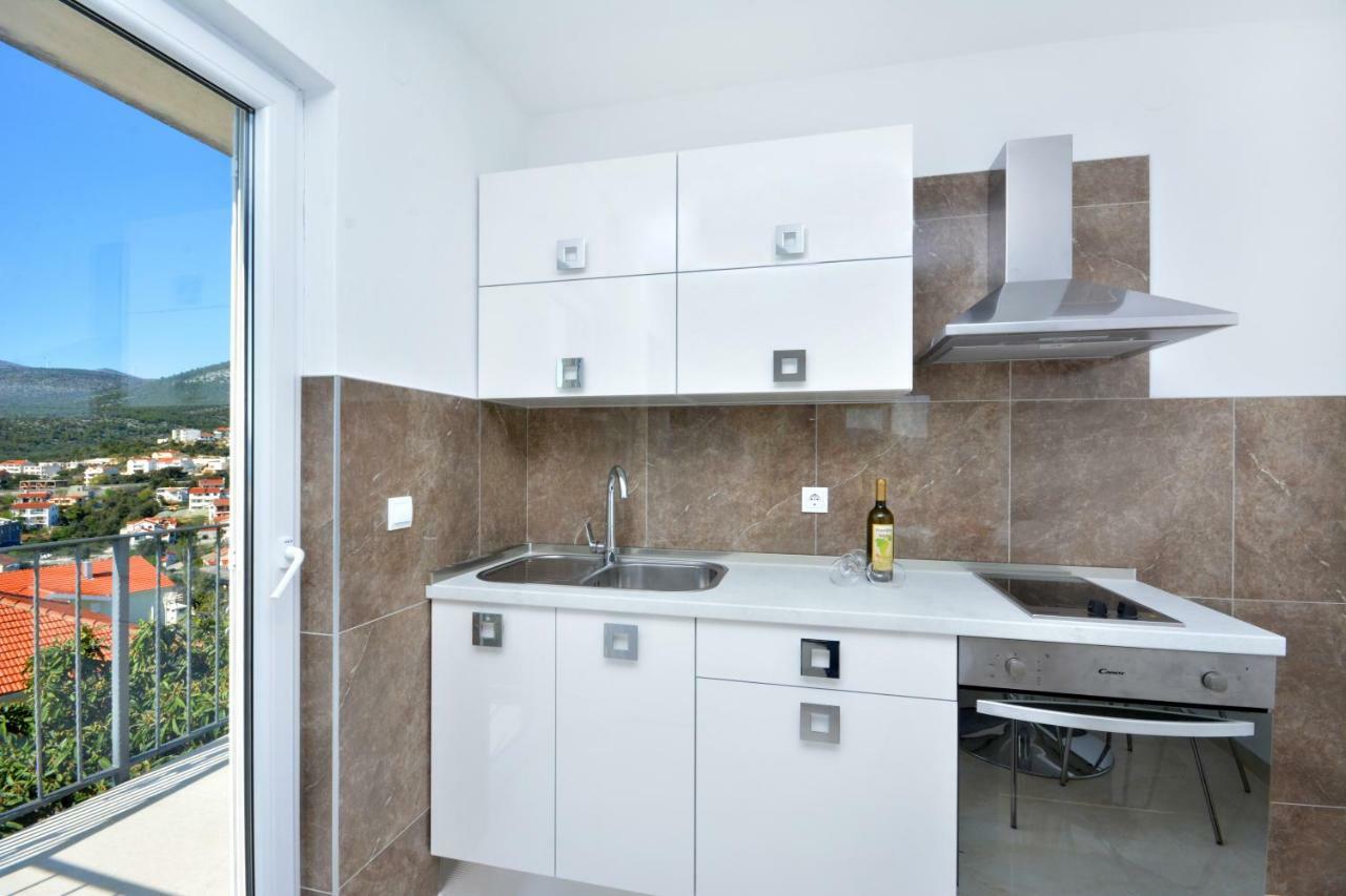 Apartment Reljic Seget Vranjica Buitenkant foto
