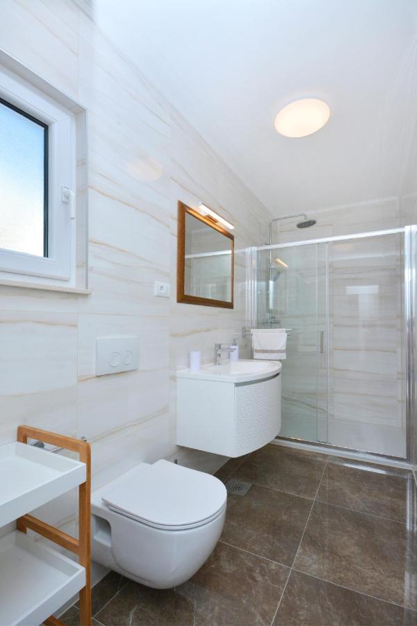 Apartment Reljic Seget Vranjica Buitenkant foto